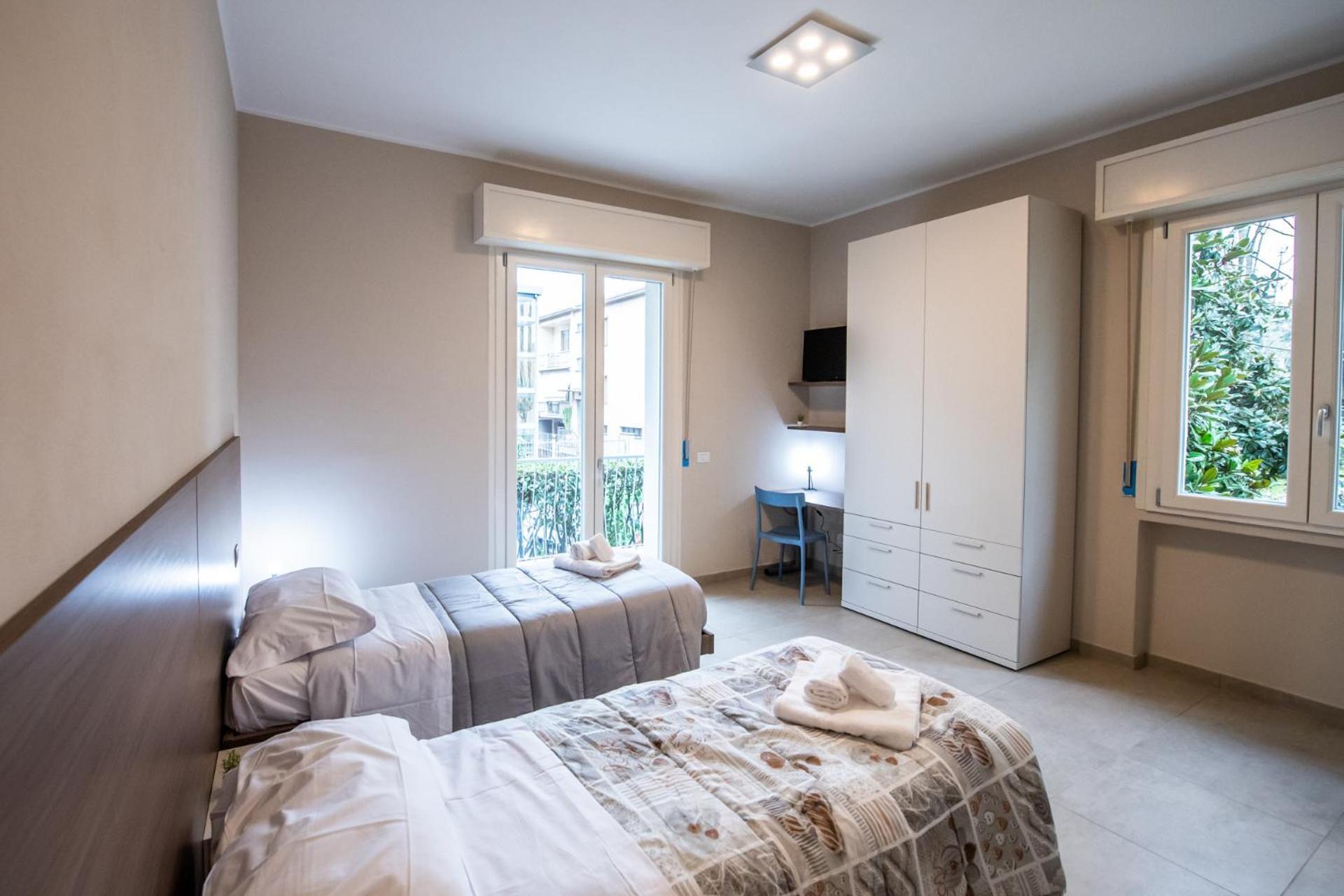 350 M Da Ospedale Maggiore L Parcheggio Prive L Rooms Парма Экстерьер фото